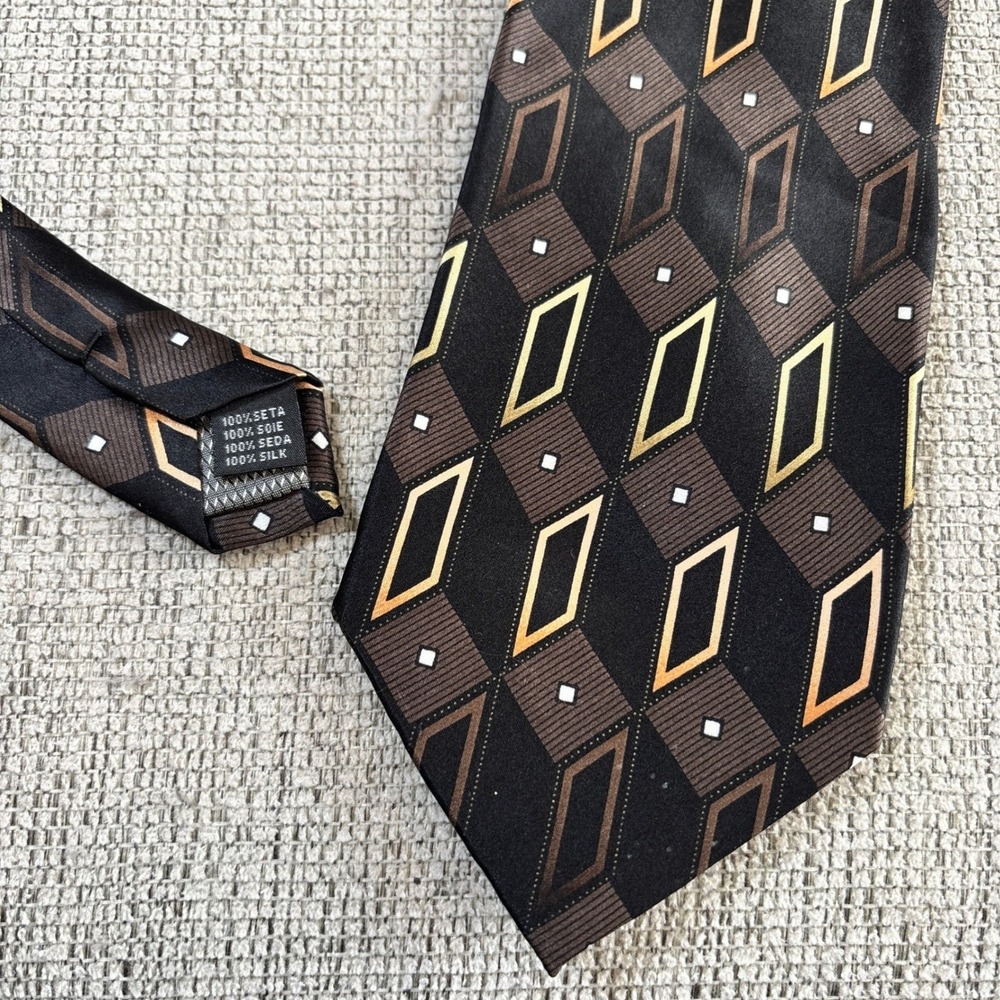 Kilburne and Finch Mens Necktie OS‎ Brown Silk Geometric Diamond Classic 4" Wide